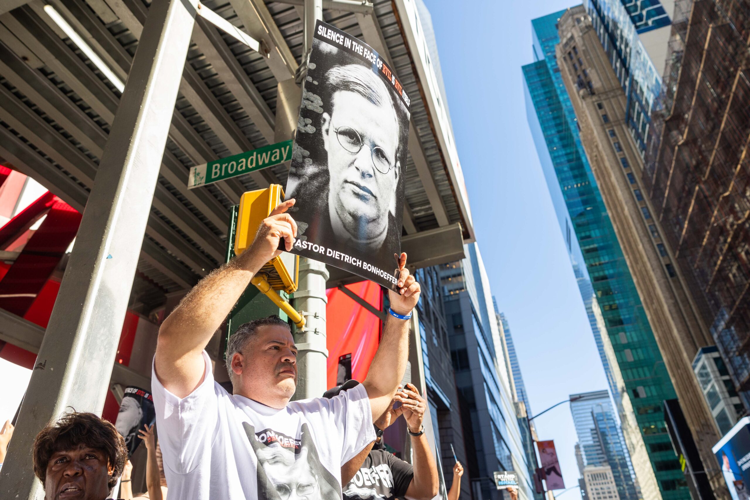 Faith Leaders Rally to Sign Historic Bonhoeffer Declaration to Stand ...